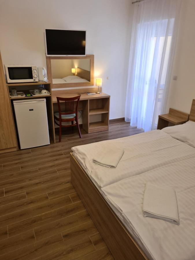 Tancsics Vendeghaz Hotel Siofok Ruang foto