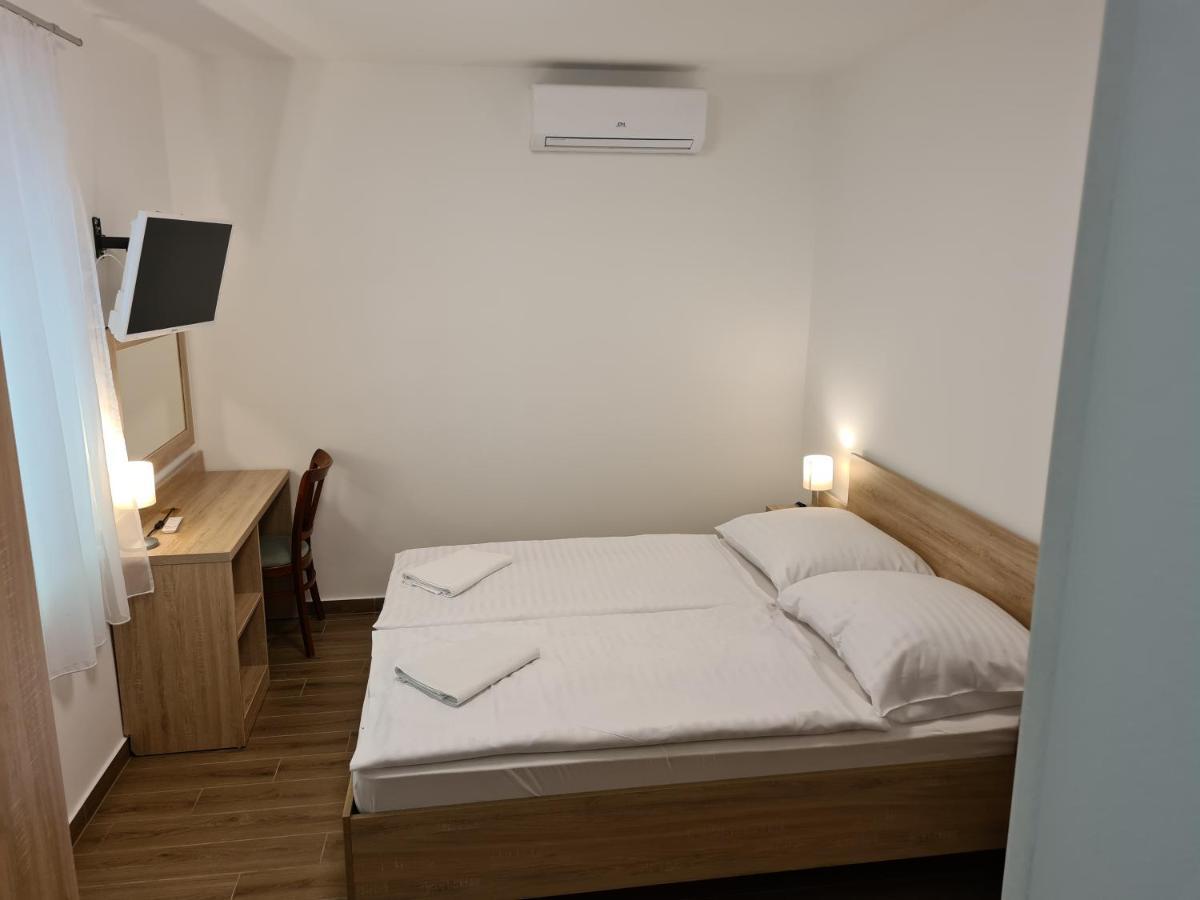 Tancsics Vendeghaz Hotel Siofok Bagian luar foto