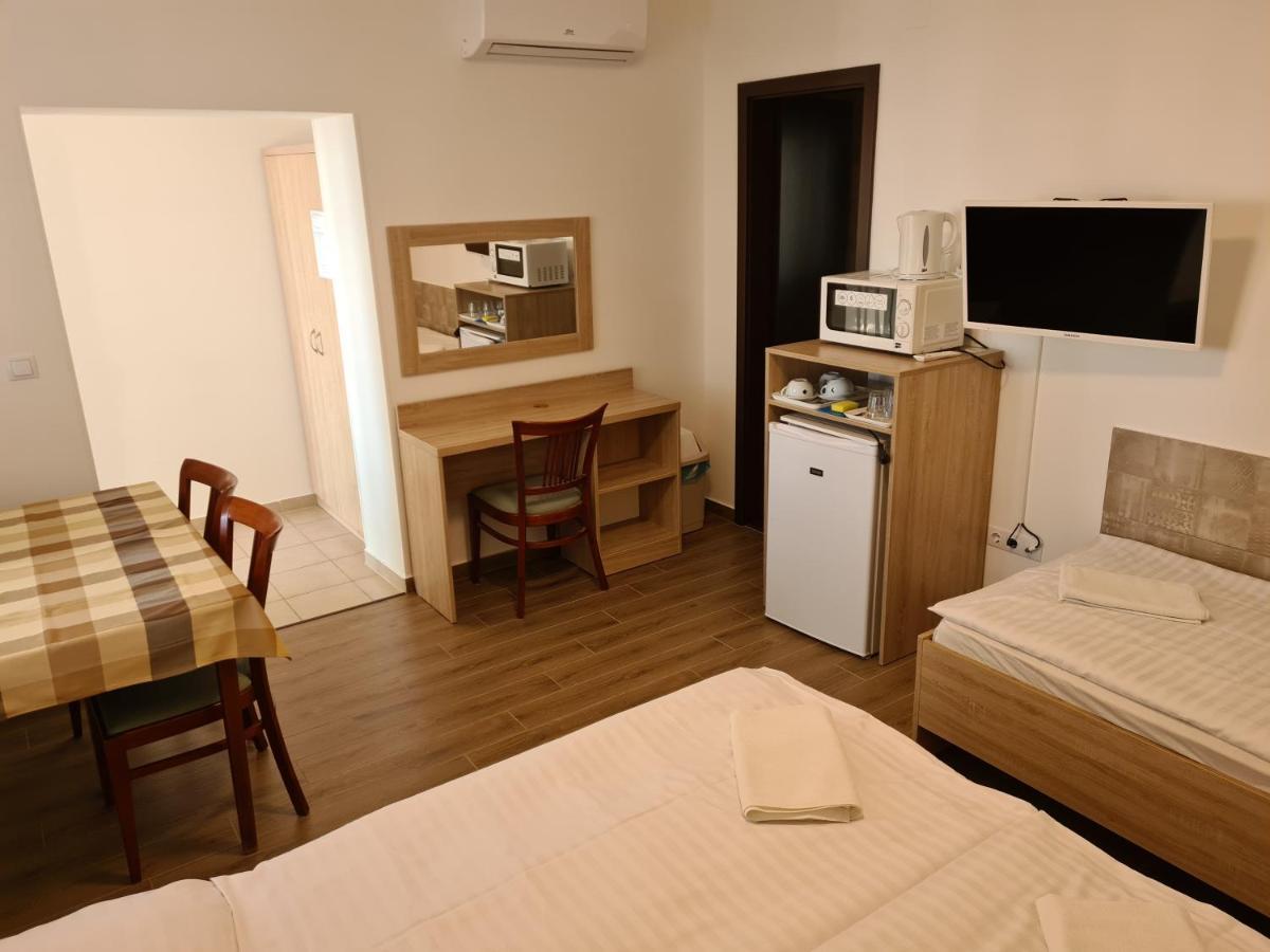 Tancsics Vendeghaz Hotel Siofok Ruang foto