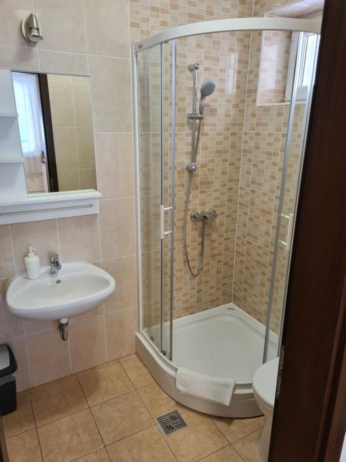 Tancsics Vendeghaz Hotel Siofok Ruang foto