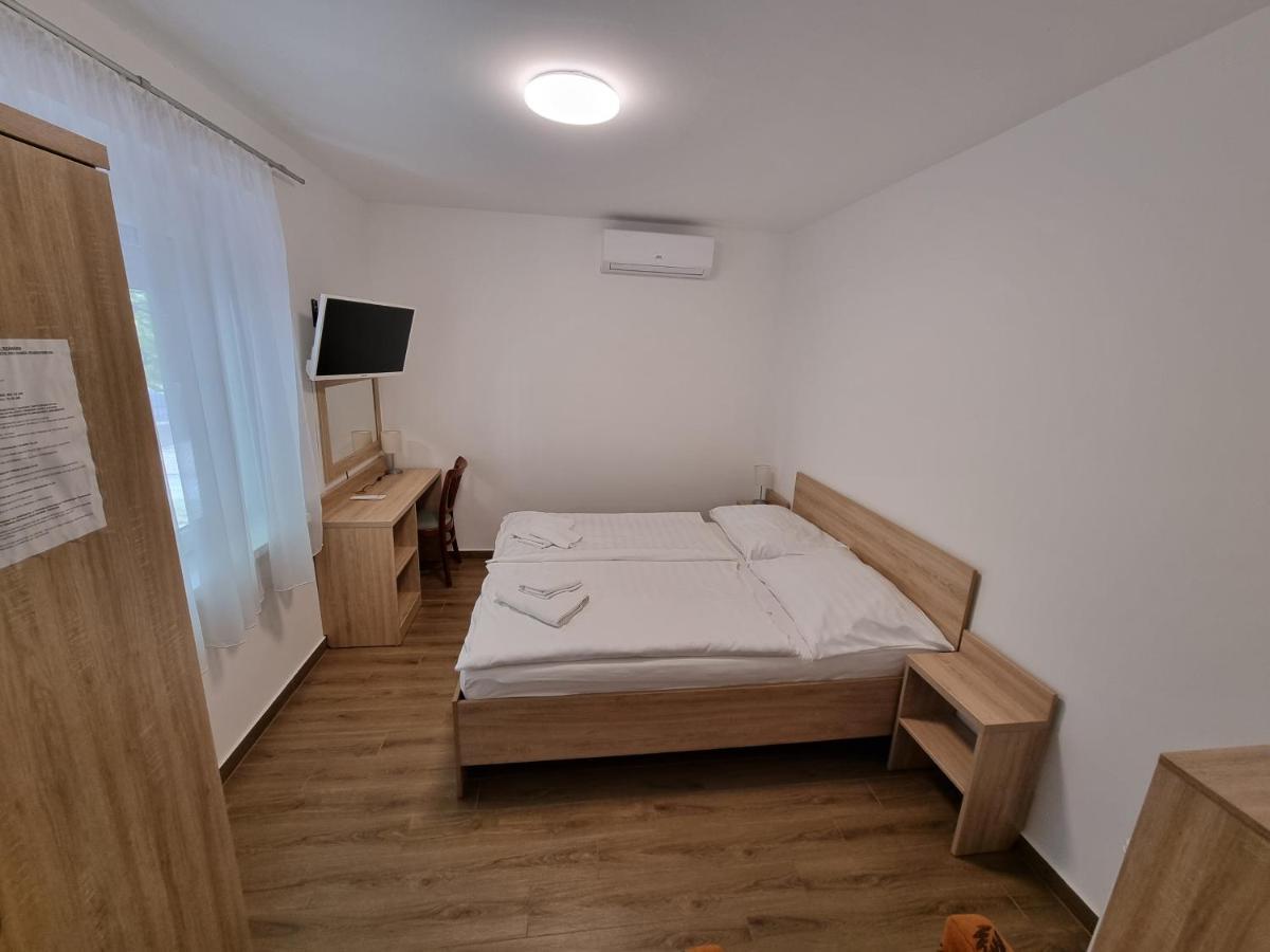 Tancsics Vendeghaz Hotel Siofok Bagian luar foto