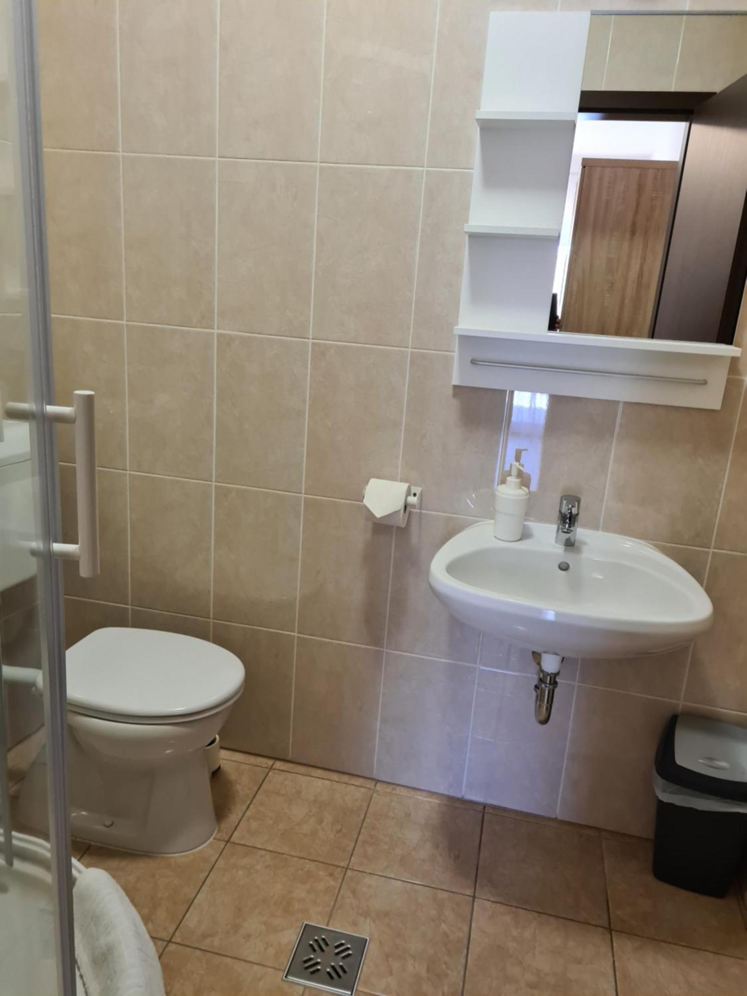 Tancsics Vendeghaz Hotel Siofok Ruang foto