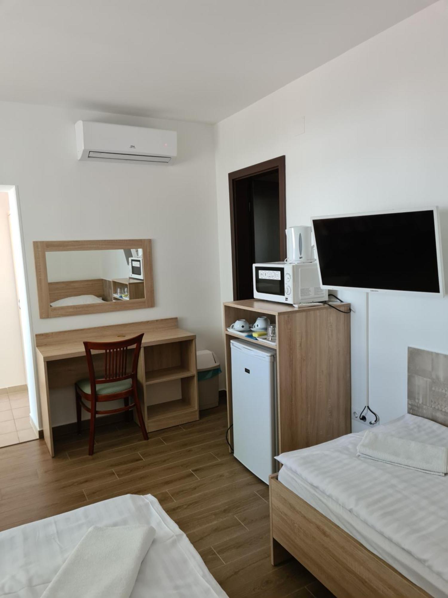 Tancsics Vendeghaz Hotel Siofok Ruang foto