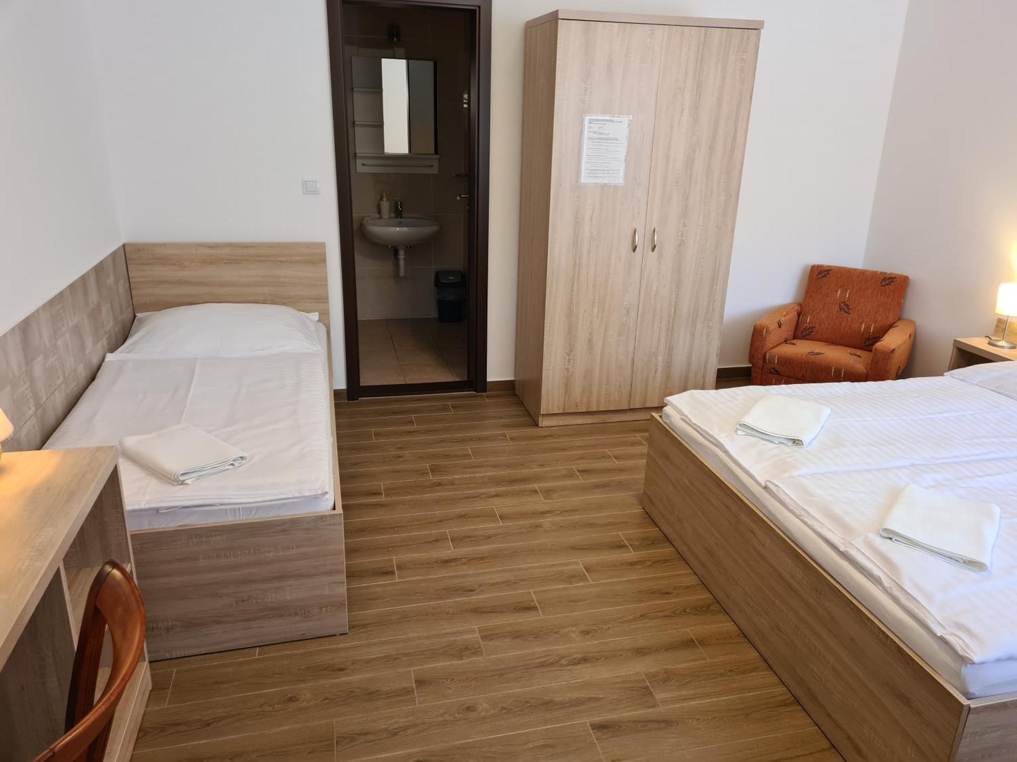Tancsics Vendeghaz Hotel Siofok Ruang foto