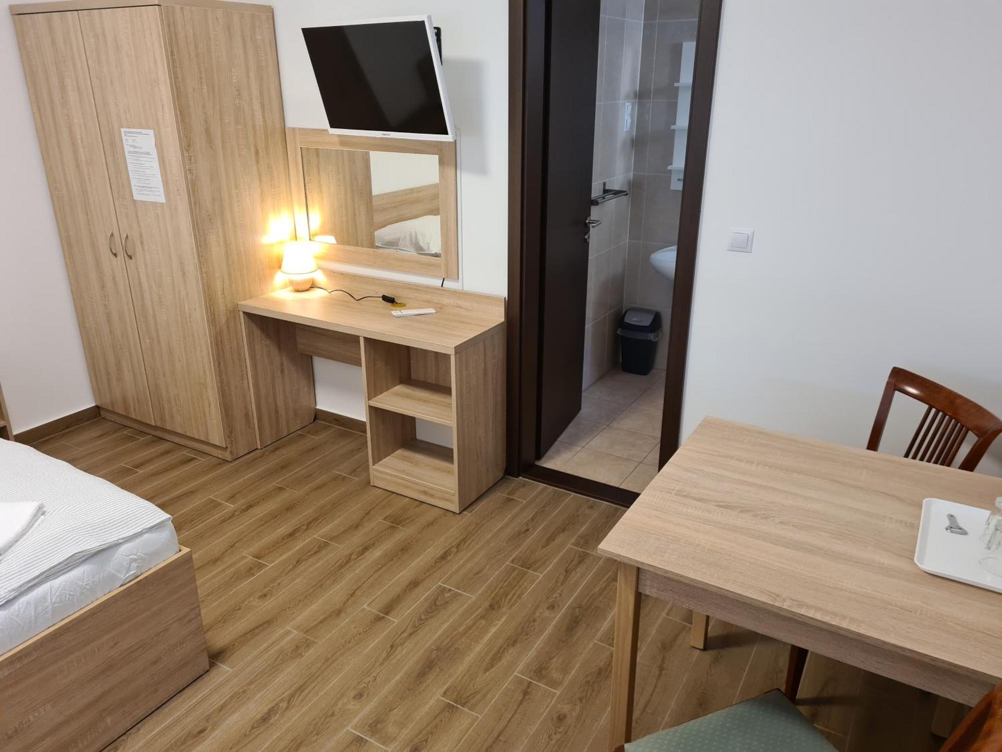 Tancsics Vendeghaz Hotel Siofok Ruang foto